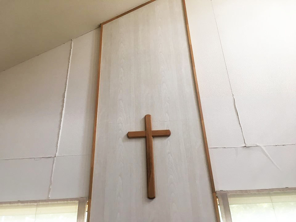 礼拝堂の十字架-